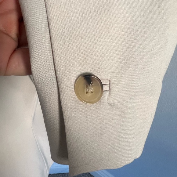 Anne Klein Light tan single button blazer - Picture 5 of 7